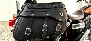 Harley Davidson Cruiser Negra y Naranja