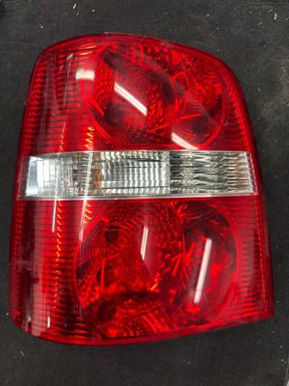 NUEVO Piloto Trasero Izq VW Touran 2004