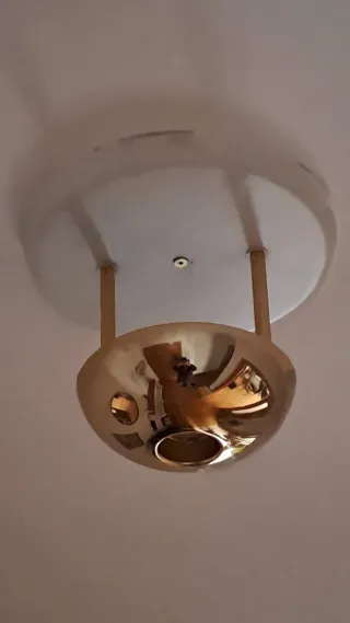 Lámpara colgante negra y dorada