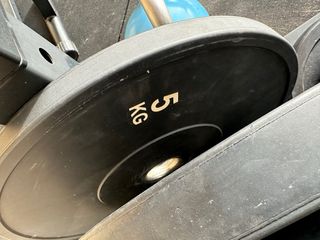 Rack Plegable Musculación con Banco Barra y Pesas