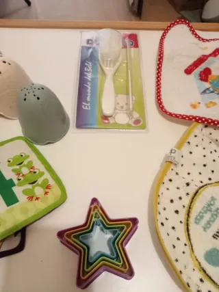 Lote regalo bebé: baberos, mordedores y más