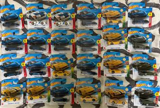 Pack 16 Coches Hot Wheels Ferrari