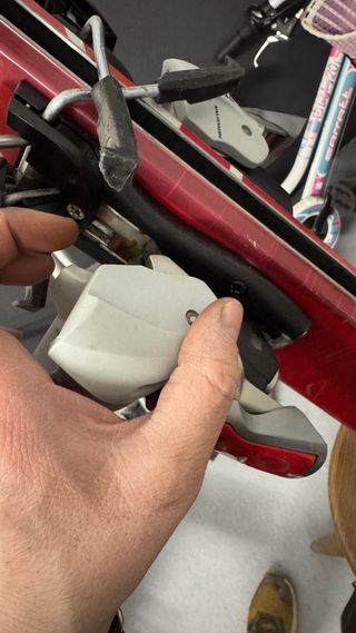 Esquís rojos quechua fijaciones salomon