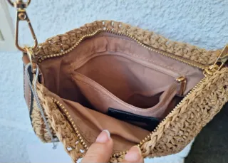 Bolso de rafia.