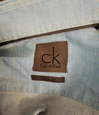 Camisa azul de rayas