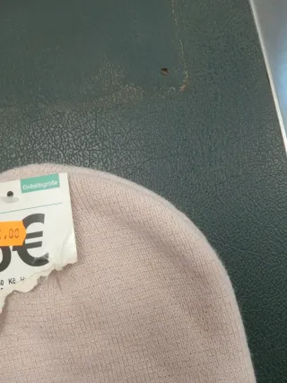 Gorro Primark rosa con pompón