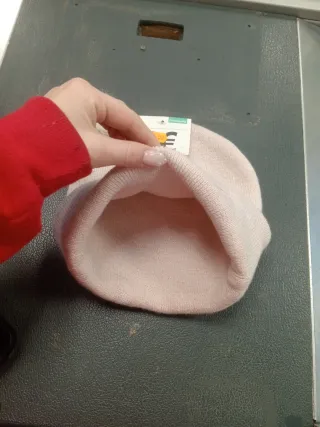 Gorro Primark rosa con pompón