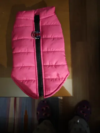 Traje perrito rosa acolchado talla L nuevo