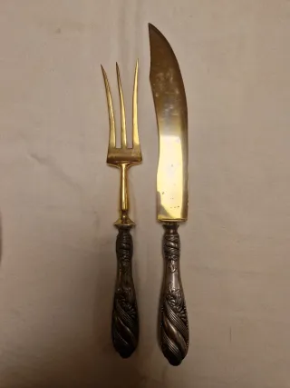 Antiguos cubiertos de trinchar carne o pescado