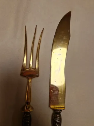 Antiguos cubiertos de trinchar carne o pescado