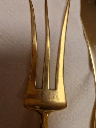 Antiguos cubiertos de trinchar carne o pescado