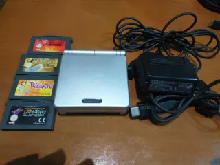 Nintendo Game Boy Advance SP + 4 juegos