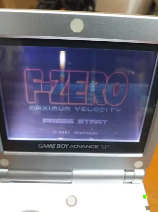 Nintendo Game Boy Advance SP + 4 juegos