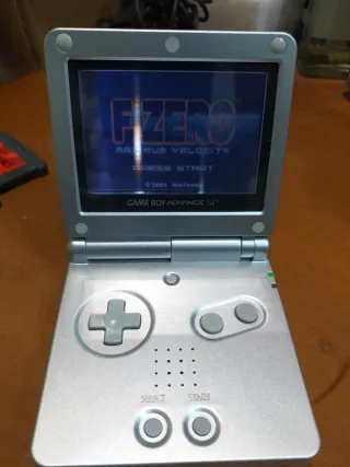 Nintendo Game Boy Advance SP + 4 juegos