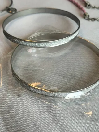 (LB2) Lote bisutería: pulseras y anillo