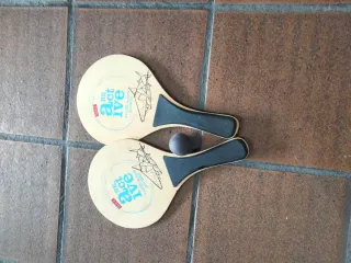 Raquetas de playa con pelota