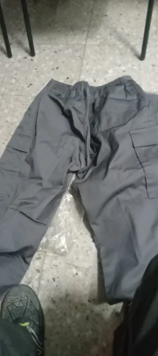Pantalones de trabajo grises
