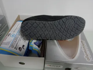 Zapatos de seguridad Cofra negros y verdes
