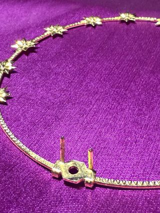 Aureola estrellas dorada virgen