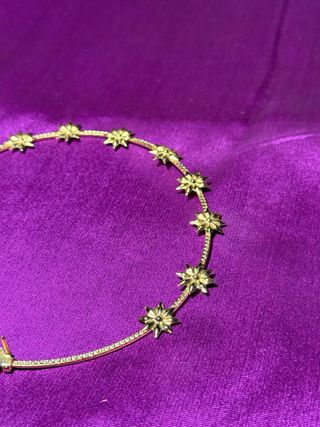 Aureola estrellas dorada virgen