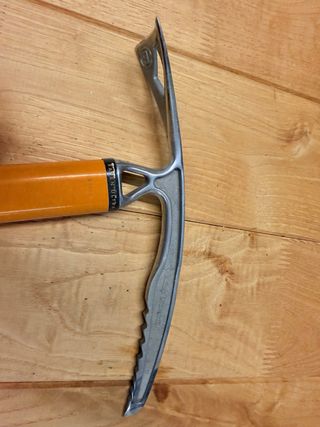 Piolet Black Diamond Raven Ultra 50 cm.