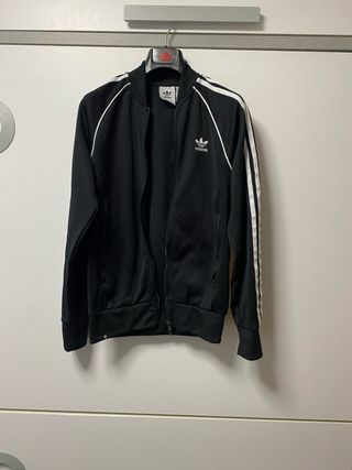 Chaqueta Adidas Negra con Rayas Blancas