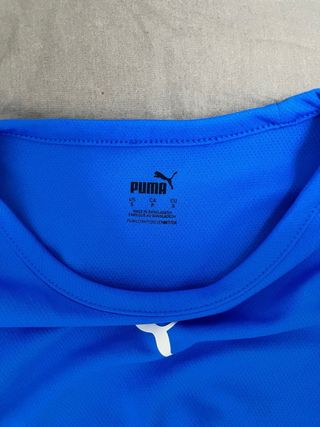 Camiseta deportiva Puma azul y blanca