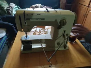 Máquina de coser Bernina antigua