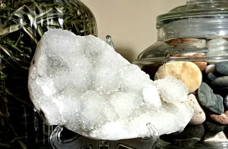 Drusa Calcedonio con Apofillite