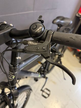 Bicicleta Trekking Rixe Negra