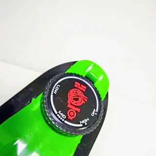 Plancha de viaje verde metal vintage