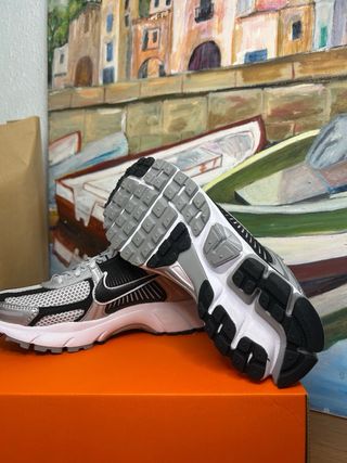Nike Zoom Vomero 5 Plata/Negro
