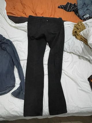 Conjunto Camisa Vaquera Azul y Pantalón Negro