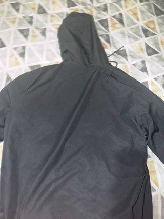 Chaqueta Under Armour Negra y Gris
