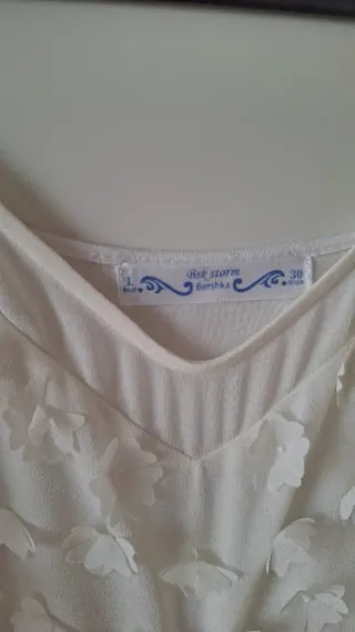 Blusa blanca S con flores color blanco roto