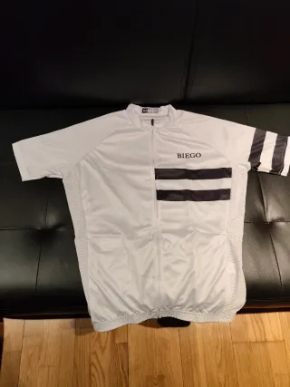 Conjunto maillot y culote ciclismo