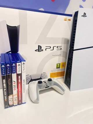 Consola PlayStation 5 + 5 Juegos
