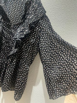 Blusa negra lunares blancos talla S