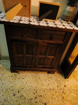 Mueble de madera antiguo