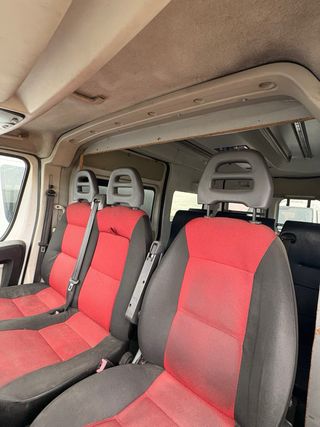 Furgoneta Fiat Ducato Maxi del 2013.