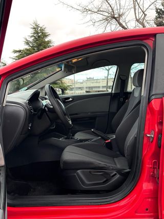 SEAT LEÓN 1.6 Reference 102Cv