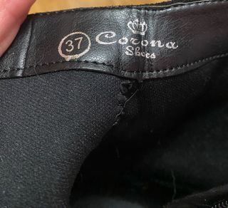 Botines negros con tachuelas