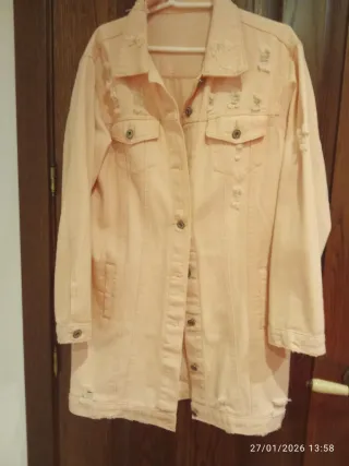 Chaqueta roja con forro beige