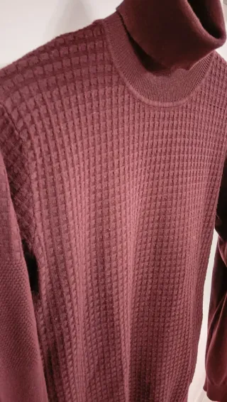 Maglioncino dolcevita bordeaux