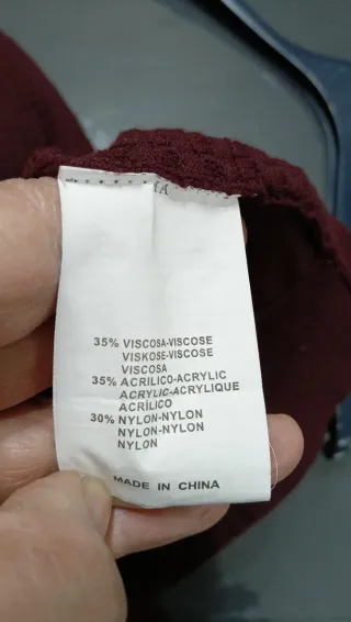 Maglioncino dolcevita bordeaux