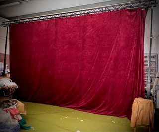 Telón teatro Terciopelo Gerriet ASCONA 570 Burdeos