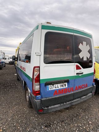 ¡Averiada! Furgoneta Renault Máster del 2013.