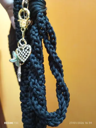 Pochette nera fatta a mano