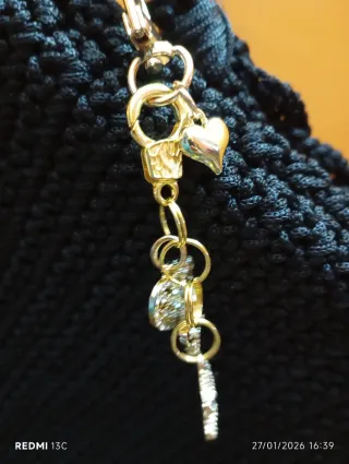 Pochette nera fatta a mano