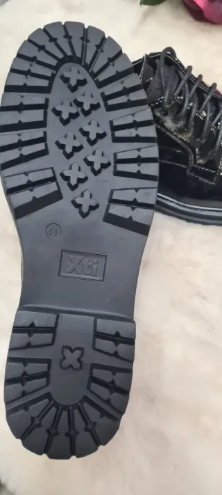 Zapatos de cordones negros